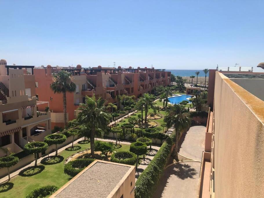 דירות Playas de Vera Bajo Con Jardin A Pie De Playa Y Piscina Comunitaria Con Jacuzzi מראה חיצוני תמונה